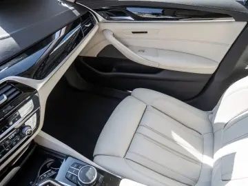 BMW 530d xDrive Luxury Line STANDHZ LEDER H K AKTIVL
