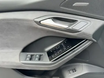 AUDI SQ6 e-tron EDITION ONE MATRIX HuD B&O PANO AHK