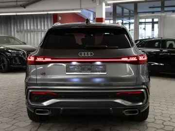 AUDI Q5 TFSI quattro 150 kW S tronic