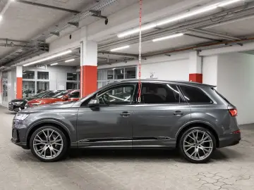 AUDI Q7 50 TDI quattro S line Pano AHK 360  LED 22