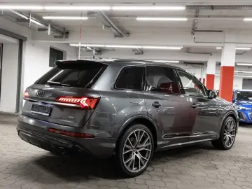 AUDI Q7 50 TDI quattro S line Pano AHK 360  LED 22