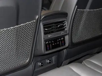 AUDI Q7 50 TDI quattro S line Pano AHK 360  LED 22