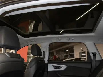 AUDI Q7 50 TDI quattro S line Pano AHK 360  LED 22