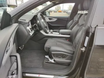 AUDI Q8 50 TDI q. Tiptr. S-Line Edition