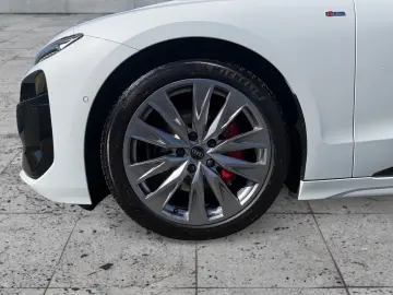 AUDI A6 Avant e-tron QU S-LINE MATRIX HuD B&O AIR AHK