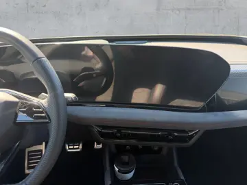 AUDI A6 Avant e-tron QU S-LINE MATRIX HuD B&O AIR AHK
