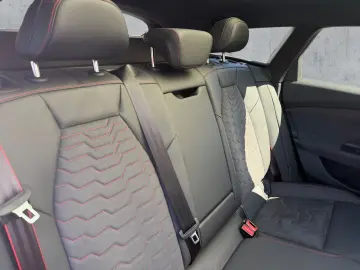 AUDI A6 Avant e-tron QU S-LINE MATRIX HuD B&O AIR AHK