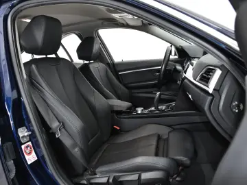 BMW Seria 3 330e iPerformance Sport Line