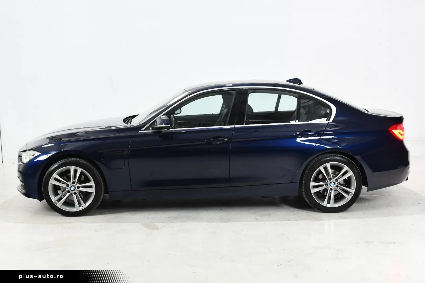 BMW Seria 3 330e iPerformance Sport Line