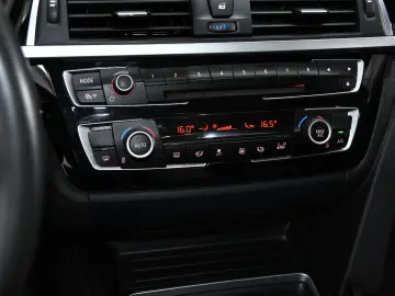 BMW Seria 3 330e iPerformance Sport Line