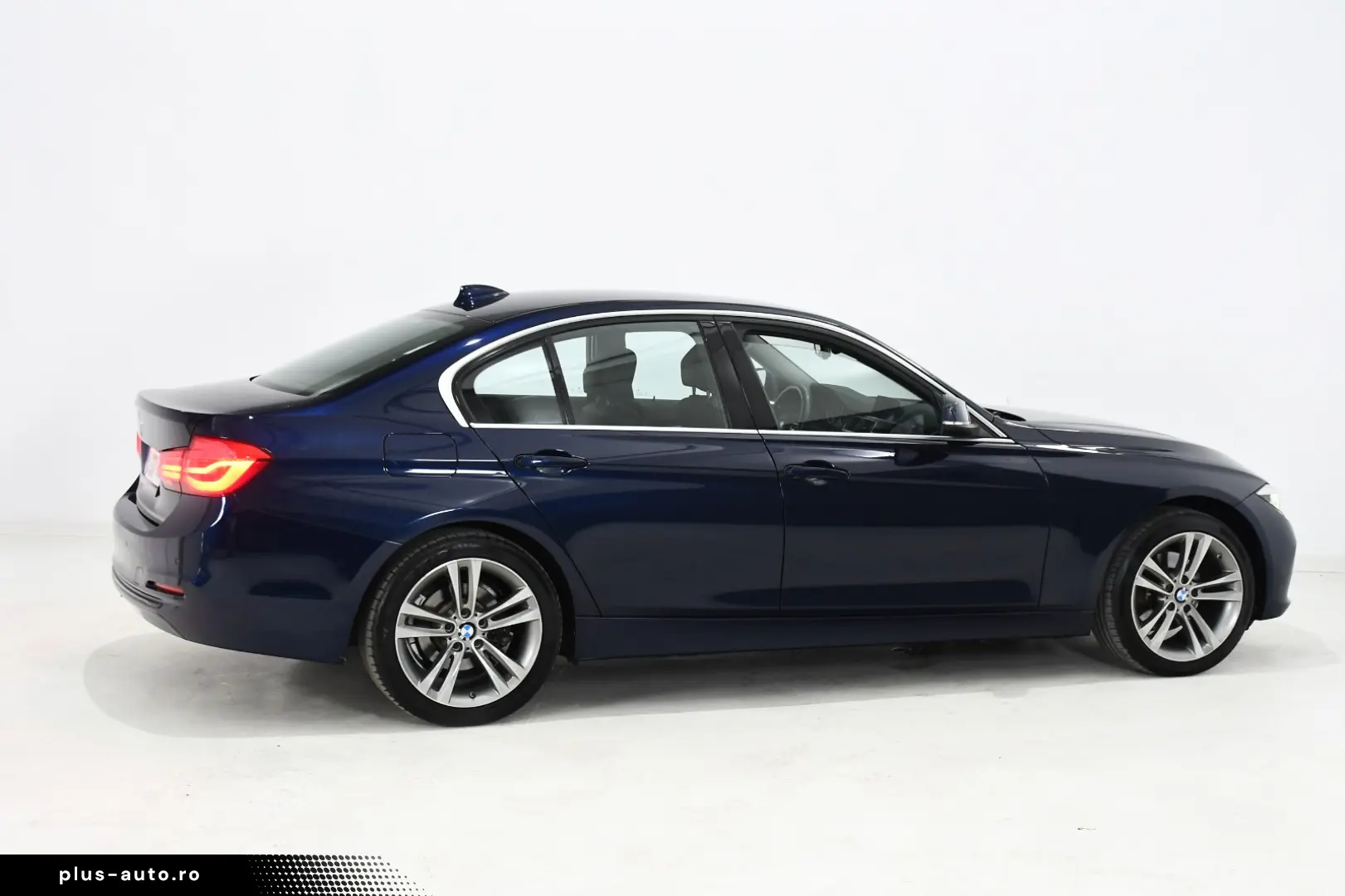 BMW Seria 3 330e iPerformance Sport Line