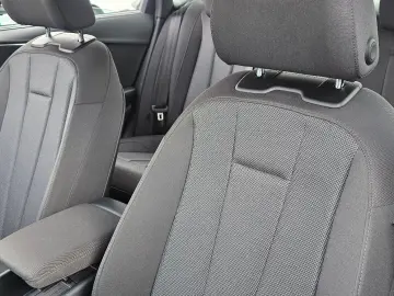 AUDI A4 Lim. 40TDI Quattro Virtual LED Kamera Carplay