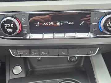 AUDI A4 Lim. 40TDI Quattro Virtual LED Kamera Carplay