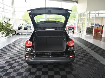AUDI Q2 35 TDI qu S-Line LED Navi Leder Kamera 19