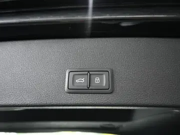 AUDI Q2 35 TDI qu S-Line LED Navi Leder Kamera 19