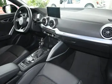AUDI Q2 35 TDI qu S-Line LED Navi Leder Kamera 19