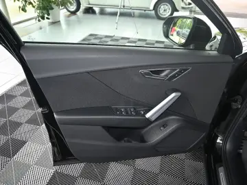 AUDI Q2 35 TDI qu S-Line LED Navi Leder Kamera 19