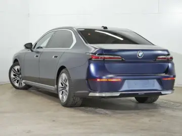 BMW 740d xDr Individual UVP172439.-. Fond Entertain.