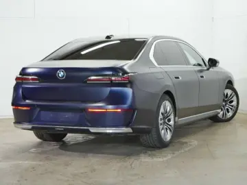 BMW 740d xDr Individual UVP172439.-. Fond Entertain.