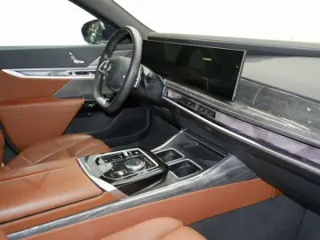 BMW 740d xDr Individual UVP172439.-. Fond Entertain.