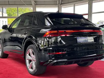 AUDI Q8 60 TFSI e quattro S LINE  HUD PANO AHK 360