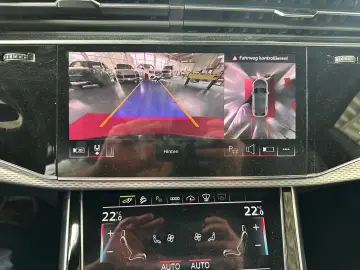 AUDI Q8 60 TFSI e quattro S LINE  HUD PANO AHK 360
