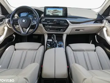 BMW Seria 5 530e xDrive Aut. Luxury Line