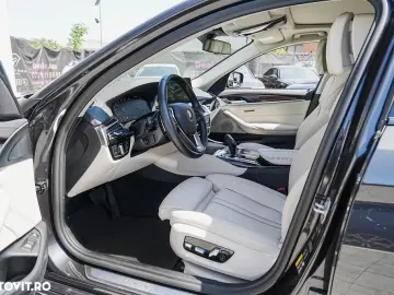 BMW Seria 5 530e xDrive Aut. Luxury Line