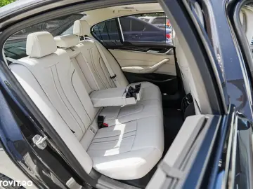BMW Seria 5 530e xDrive Aut. Luxury Line
