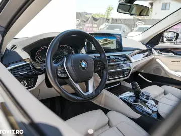 BMW Seria 5 530e xDrive Aut. Luxury Line