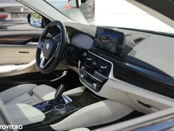 BMW Seria 5 530e xDrive Aut. Luxury Line