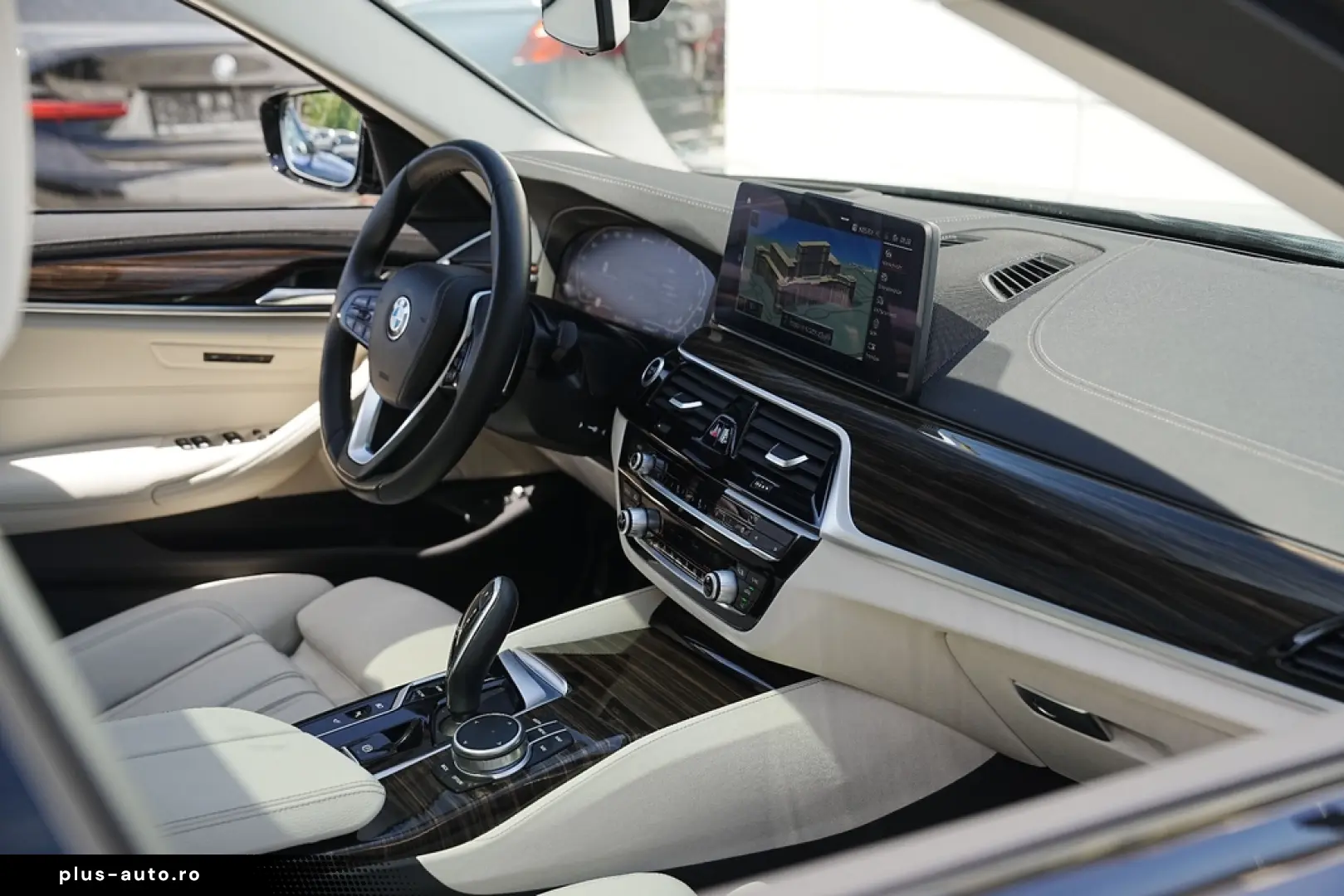 BMW Seria 5 530e xDrive Aut. Luxury Line