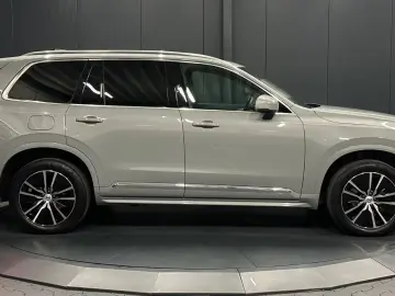 Volvo XC90 Core Recharge Plug-In Hybrid AWD