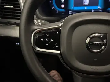 Volvo XC90 Core Recharge Plug-In Hybrid AWD