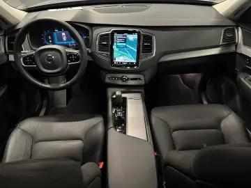 Volvo XC90 Core Recharge Plug-In Hybrid AWD