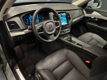 Volvo XC90 Core Recharge Plug-In Hybrid AWD