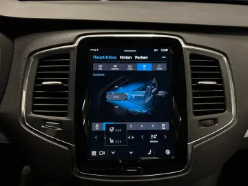 Volvo XC90 Core Recharge Plug-In Hybrid AWD