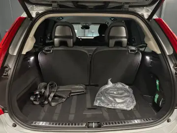 Volvo XC90 Core Recharge Plug-In Hybrid AWD