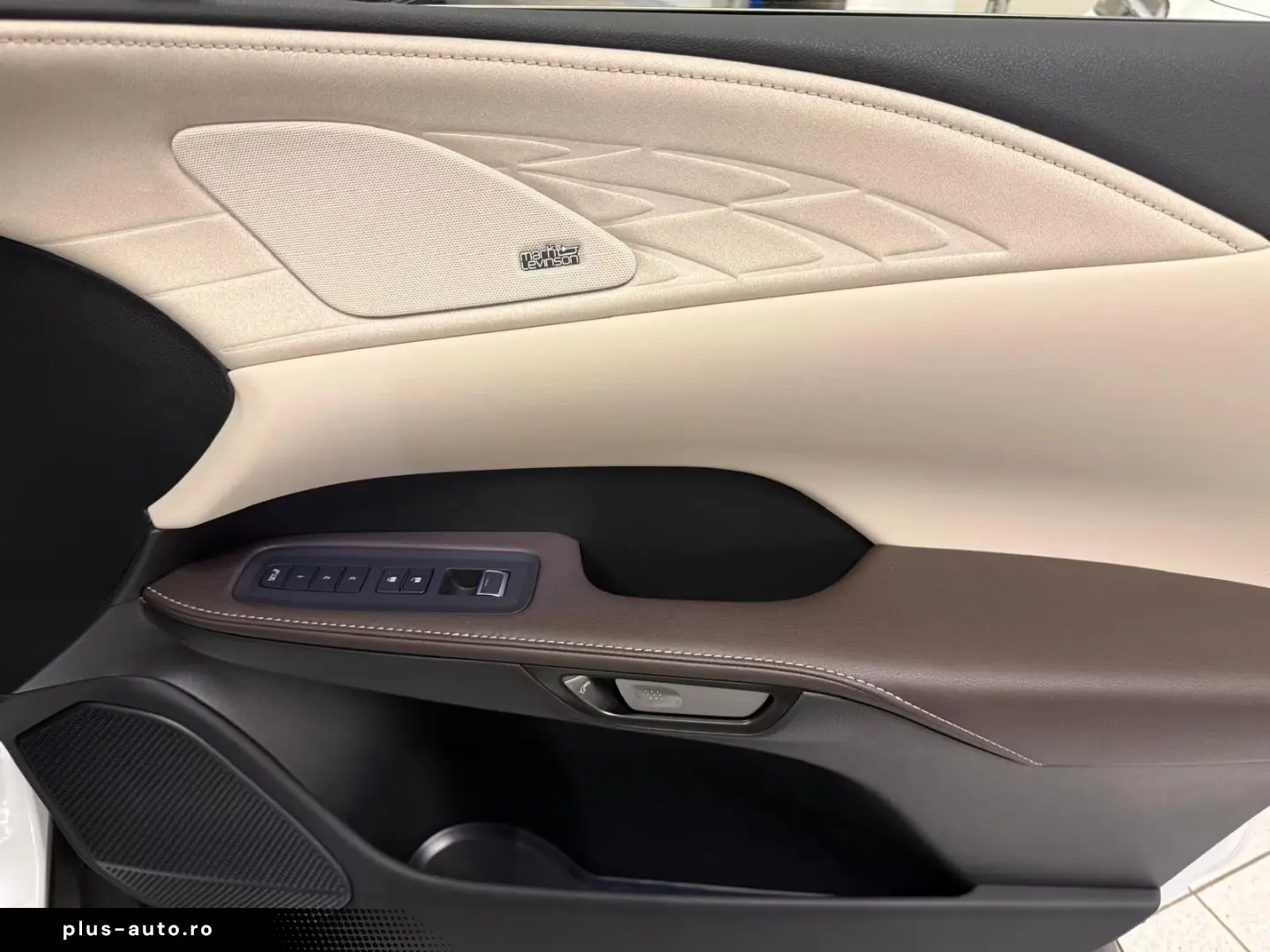 Lexus RX 450  - LUXURY-PANO.-MARK LEV-360 CAM
