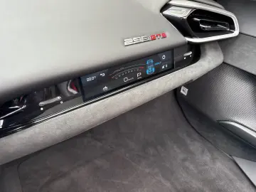 Ferrari 296 GTS