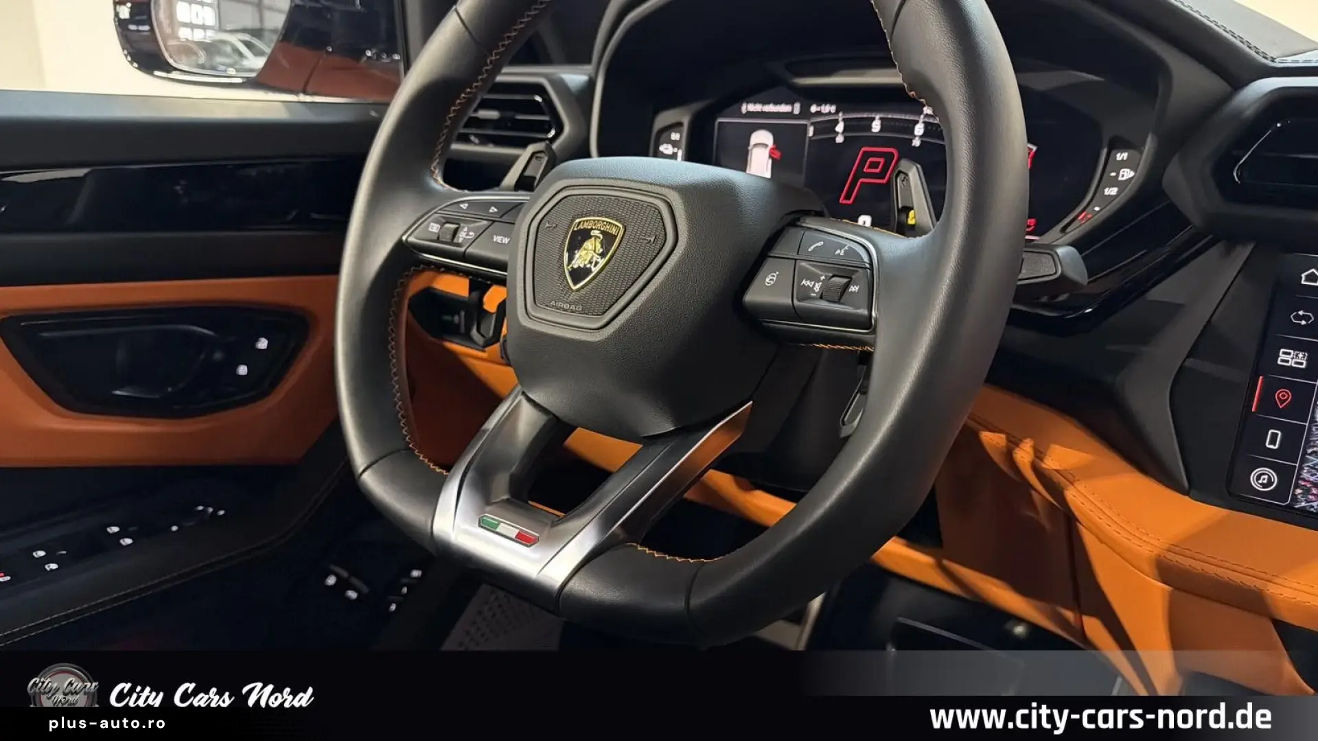 LAMBORGHINI URUS SE AKRAPOVIC B&O MASSAGE PANORAMA