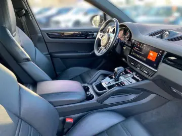 PORSCHE Cayenne Coupe E-Hybrid Pano ACC AHK Sitzkli BOSE