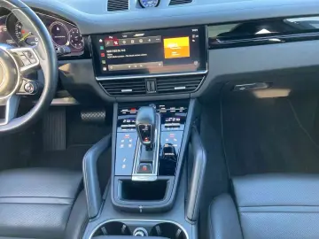 PORSCHE Cayenne Coupe E-Hybrid Pano ACC AHK Sitzkli BOSE