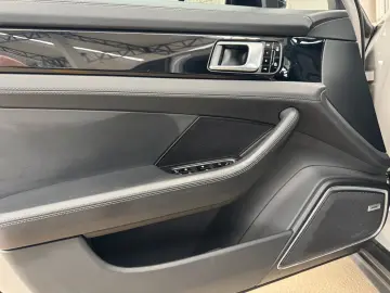 PORSCHE Panamera 4S E-Hybrid FACELIFT.PANO.SERVICE NEU!
