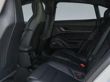 PORSCHE Taycan 4 Cross Turismo HA-Lenkung Surround-View