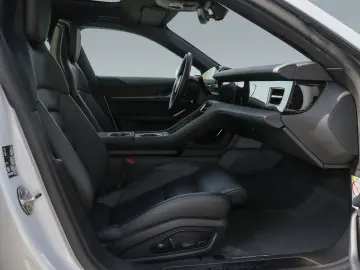 PORSCHE Taycan 4 Cross Turismo HA-Lenkung Surround-View