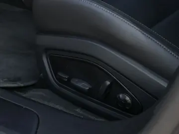 PORSCHE Taycan 4 Cross Turismo HA-Lenkung Surround-View
