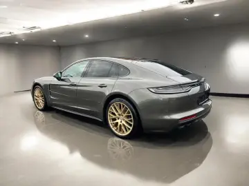 Porsche Panamera 4 Platinum Edition PANO LUFT STH LED