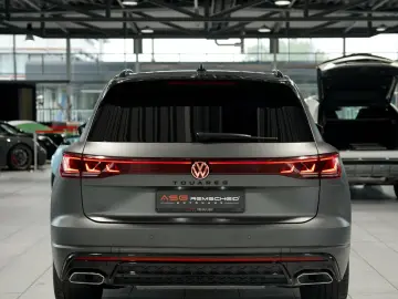 VW Touareg 3.0 TDI 4M R line  1.H  21  ACC  H-UP
