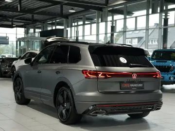 VW Touareg 3.0 TDI 4M R line  1.H  21  ACC  H-UP